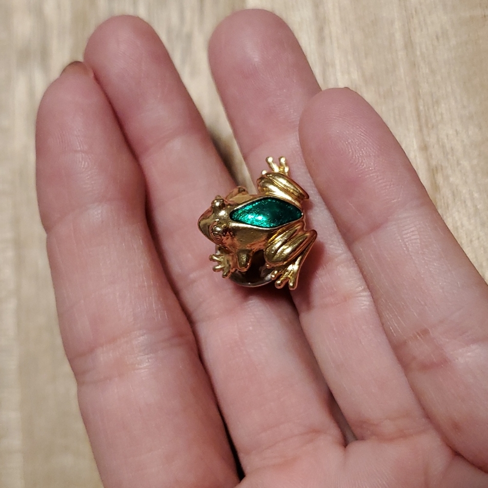 Green enamel goldtone Frog pinback tac for lapels shirt collar accent hat scarf - Picture 5 of 5